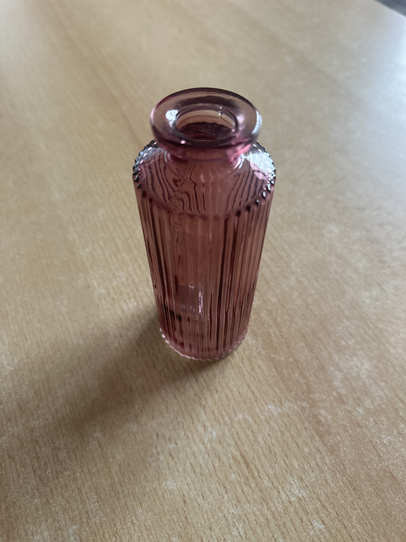 vaza-mala-tmave-ruzova2